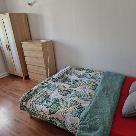 Twin Bed For Guests Lejlighed London Eksteriør billede